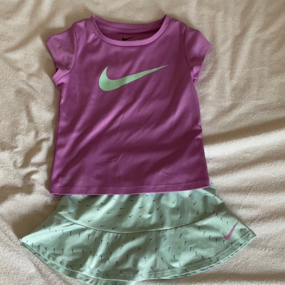 Nike Kids Purple and Teal Set